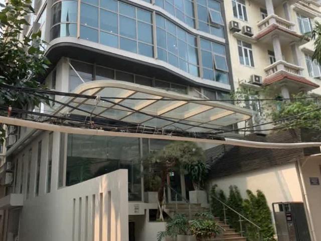 Bán nhà cũ mặt đường thông bàn cờ Trần Quang Diệu, Đống Đa sổ đỏ 110m, Mặt tiền 11m giá 39 tỷ