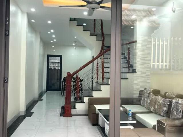 Bán nhà cạnh trường THPT Đan Phượng. Đơn lập 43m2 xây 4 tầng ở NGAY. Ngõ thông Ôtô qua nhà