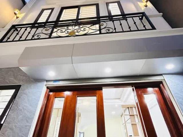 Bán nhà cạnh UB xã Kim Chung, Hoài Đức. Nhà 30m2 xây 5 tầng. Ngõ thoáng cạnh chợ trạm Y Tế