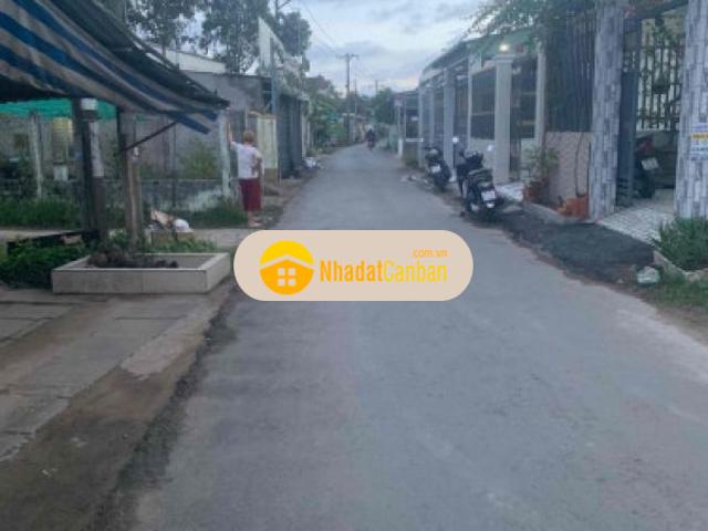 Bán nhà cấp 4 mới xây dựng mặt tiền đinh công chán
