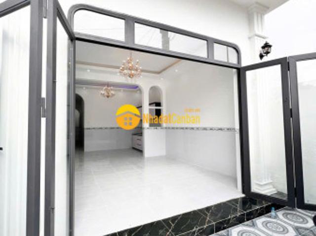 Bán nhà cấp 4 mới xây đường số 10 kdc đông phú tp cần thơ. Dt 92m2, 3 pn, giá 1.680 tỷ