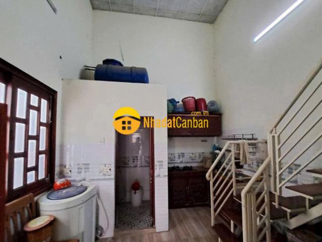 Bán nhà cấp 4 dãy trọ 5 phòng xã long định tdt 200m2 đang cho thu nhập, giá 2,7 tỷ