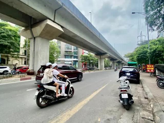 Bán Nhà Cầu Giấy MP Hồ Tùng Mậu, Vỉa Hè 5m, Kinh Doanh Đỉnh, 70m, 5t, MT 5m, 19tỷ