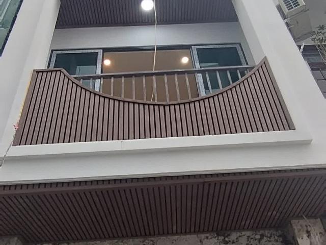 Bán Nhà Cầu Giấy Nguyễn Văn Huyên 7t 50m 18.5ty. Lh: 0982769