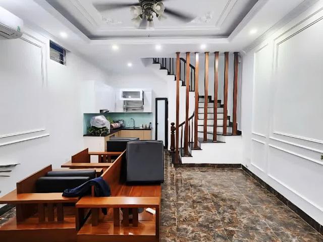 Bán nhà Cầu Giấy trung tâm quận, 30m² x 5 tầng, hơn 7 tỷ – gần Nguyễn Khang, Quan Hoa