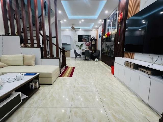 Bán nhà Cầu Giấy, 5m ra Oto tránh, 50m2 x 5T, MT5m, nhỉnh 13 tỷ