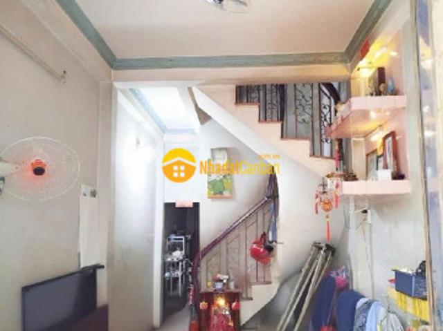 Bán nhà cách mạng tháng tám trệt 4 lầu btct 6pn 6wc sổ hoàn công đủ
