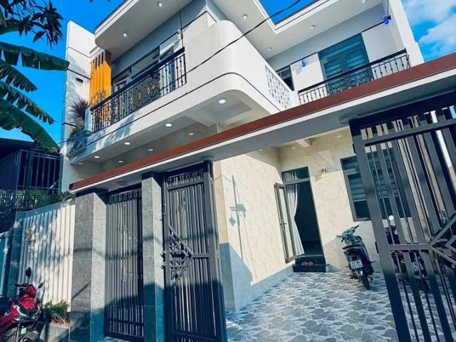 Bán nhà cách ngã 4 bến cá 100m, căn nhà vừa hoàn thiện mới