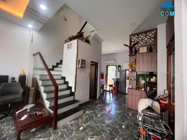 Bán nhà DT 56m², 3 tầng, 3PN, 3WC, Q. 9, Thủ Đức. Sổ hồng Giá 6.2 tỷ