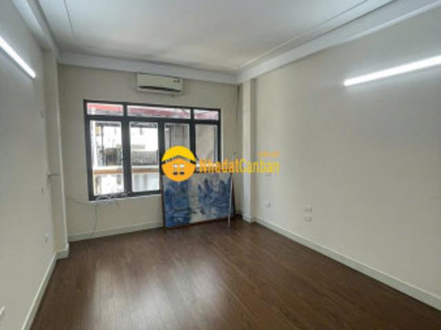 Bán nhà dân xây sát đê la thành quân đống đa, 46m2 rộng 3.85m chỉ 7.6 tỷ