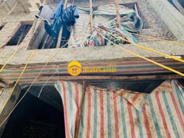 Bán nhà gần hồ thạch bàn long biên 5 tầng 4,95 tỷ