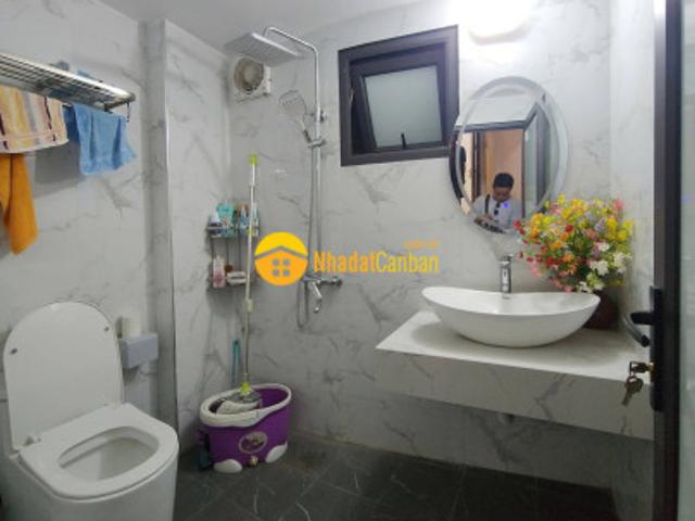 Bán nhà gần đường giải phóng giáp bát, ngõ thông gần phố, nhà đẹp 5 tầng, nhỉnh 7 tỷ