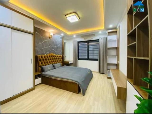 Bán nhà gấp nhà 5tầng mt 6m 5.5tỷ phố Võng Thị gần Tây Hồ 2