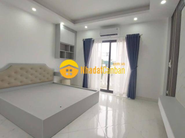 Bán nhà giải phóng hoàng mai, 5 tầng mặt tiền rộng, nhà mới thang máy, gần đường ô tô