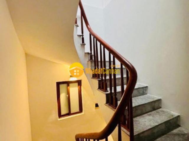 Bán nhà giáp bát hoàng mai 6 tầng nhà mới đẹp