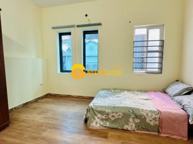 Bán nhà giáp bát 5 tầng long lanh ở ngay hoàng mai