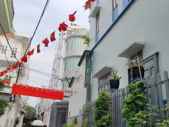 Bán Nhà Gò Vấp, 50m2, 5 Tầng Hẻm 5M Kế Bên Bờ Kênh Tham Lương
