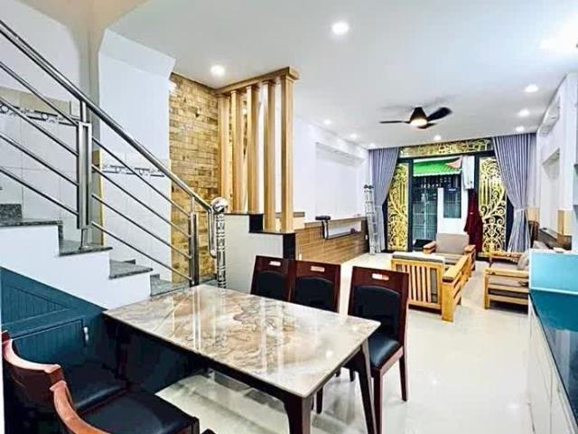 Bán nhà Gò Vấp, Nguyễn Kiệm, sát hẻm xe hơi, gần sân bay, 4 x 14, 3 Pn