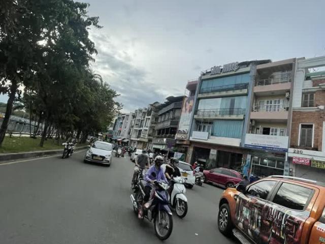 Bán Nhà GÓC 2 Mặt Tiền đường Nguyễn Quang Bích, Q. Tân Bình, DT: 12mx16m, KC: TRỆT, Giá: 38 tỷ