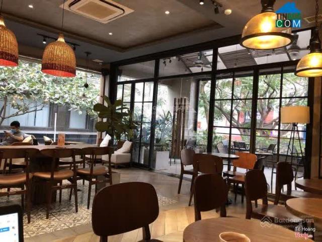 Bán nhà góc số 3 đường Phổ Quang quận Tân Bình đang cho thuê quán cà phê