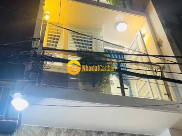 Bán nhà hxh thông, quang trung gò vấp, 3 tầng, 22m2 2.7m x 8m, chỉ 3.79 tỷ