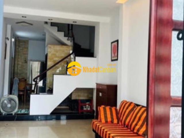 Bán nhà hxh gần trần hưng đạo, quận 1, 3 tầng, chỉ nhỉnh 5 tỷ
