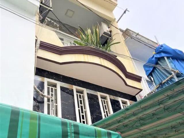 Bán nhà HXH đường Hòa Bình, 18m2 2.5x7.1, 4 tầng, 3PN, nhỉnh 2 tỷ