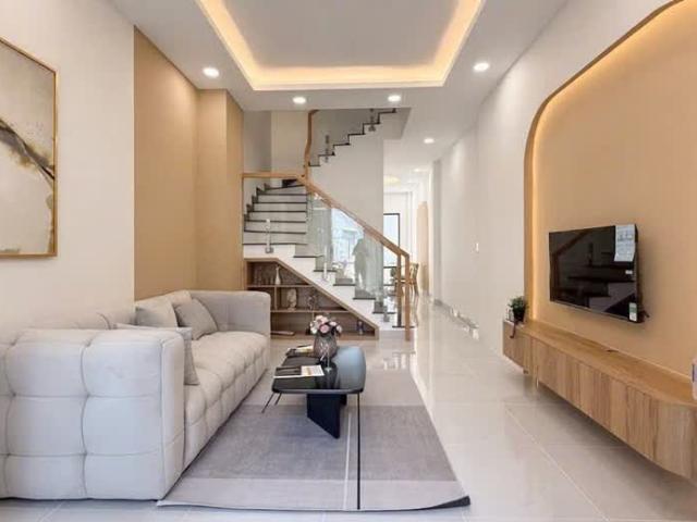 Bán nhà HXH Nguyễn Trọng Tuyển, 4x14m, 4 tấm, 4pn, 5wc, 10.5 tỷ, TL