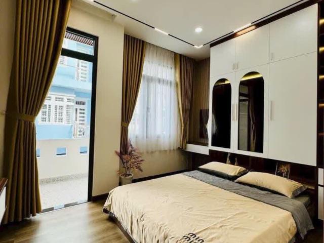 Bán nhà HXH Ni Sư Huỳnh Liên, phường 10, Tân Bình  105m2 11 tỷ