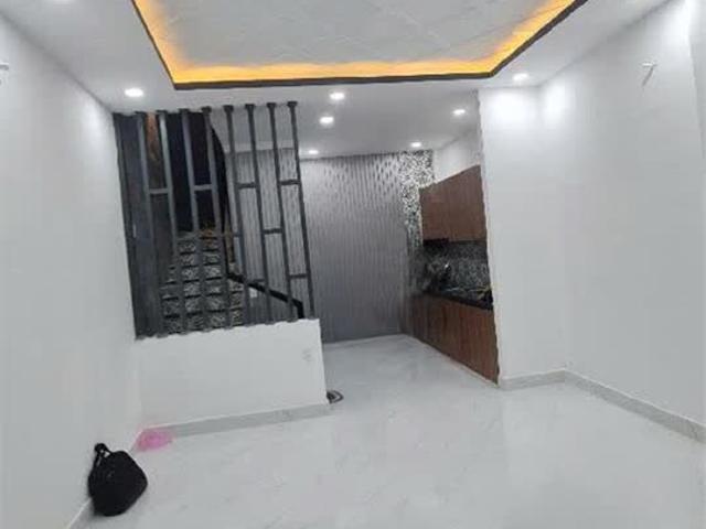 Bán nhà HXT Chiến Lược, Tân Tạo, Bình Tân, DT 33m2 4 x 8.8 2 tầng, Chỉ 2.39 tỷ TL