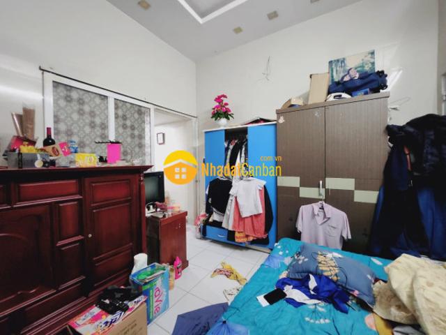Bán nhà hồ ba mẫu 76m2, mt 4.7m. Hai thoáng. Oto kinh doanh 12.2 tỷ