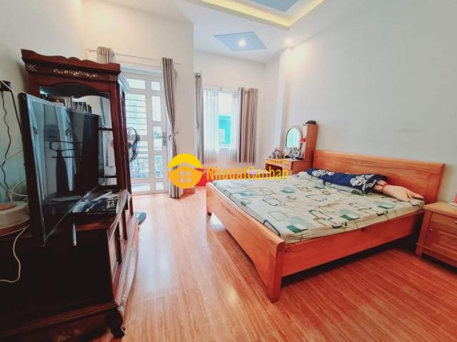Bán nhà hẻm 588 huỳnh tấn phát, q7, 80m2, n4, 6tỷ200. 0708745