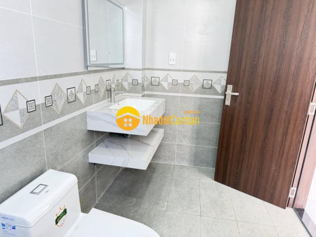 Bán nhà hẻm 8m liên khu 4 5, bình hưng hòa b góc 2 mt, 1 lầu, 3 pn, 3wc giá 5,6 tỷ