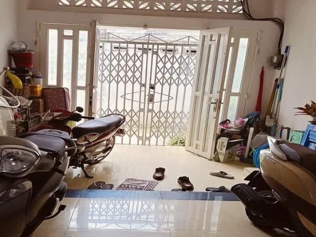 Bán nhà Hẻm 3m Bàu Bàng, P13, Tân Bình, 77m2, 2 tầng, cách mặt tiền vài bước chân, giá rẻ