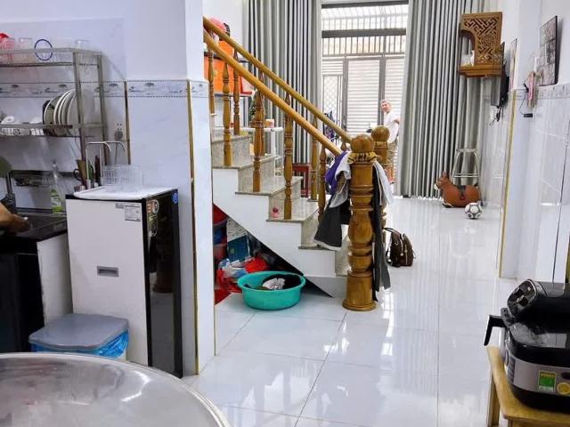 Bán nhà hẻm ô tô Tân Sơn Nhì, 2 tầng, 3PN 4 x14.5m chỉ 7 Tỷ xíu