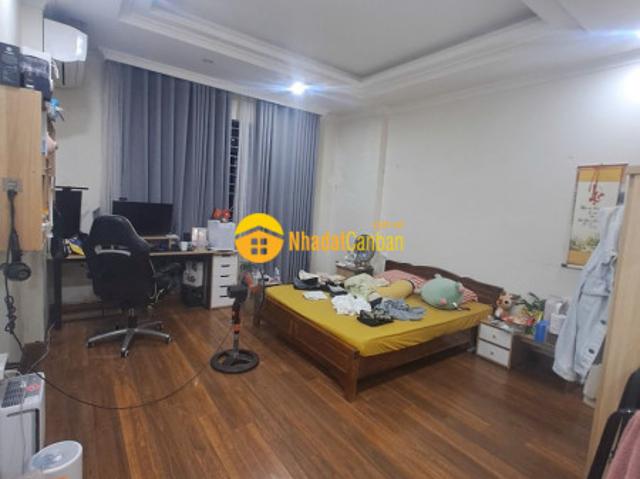 Bán nhà hàng xóm láng hạ, đống đa, 70m2, dân xây, 5 ngủ ở luôn chỉ hơn 9 đồng