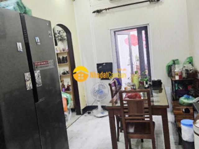 Bán nhà hiếm hoàng hoa thám ba đình 55m² gần phố, gần ô tô giá 9 tỷ