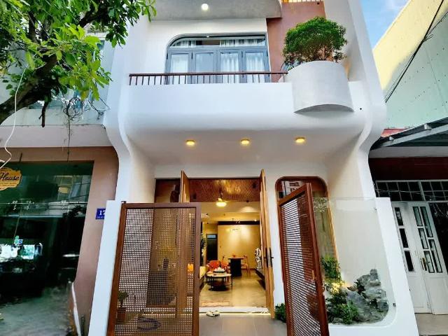 Bán Nhà Hoàn Công, 102m² – Giá 2,5 Tỷ, Vị Trí Đẹp, Sổ Hồng Riêng