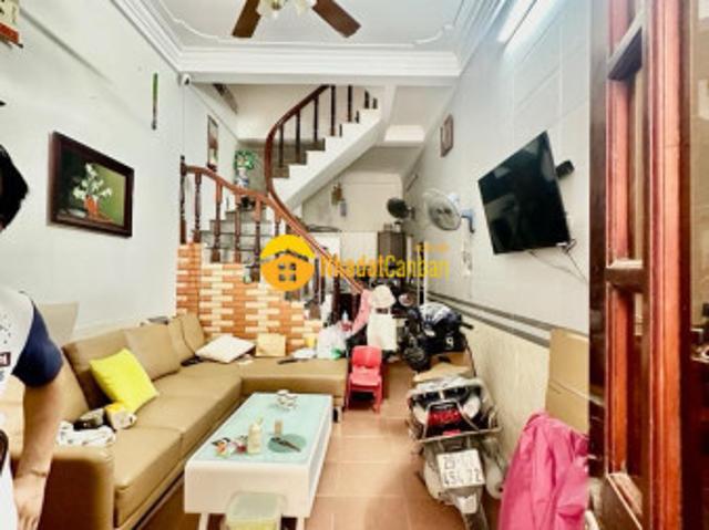 Bán nhà hoàng mai ngõ ô tô rộng 32m sổ đỏ riêng giá hơn 4 tỷ