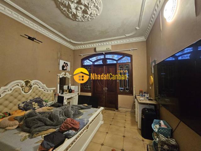 Bán nhà hoàng cầu 43m2, 5 tầng. Ngõ thông, kinh doanh 8.2 tỷ
