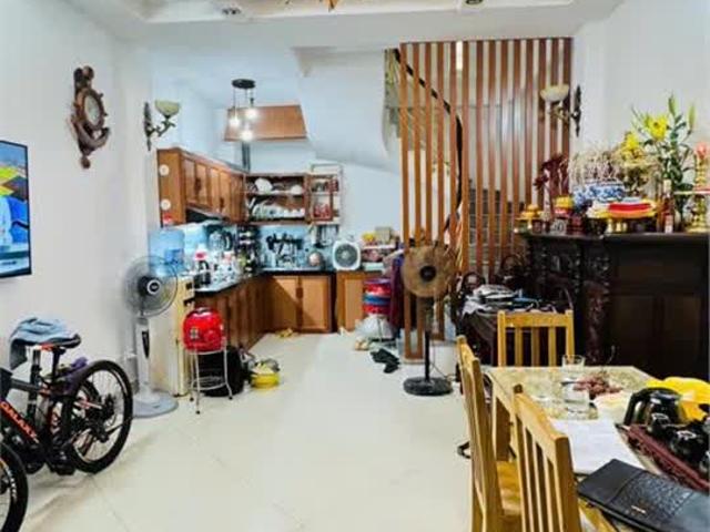 Bán Nhà Hoàng Hoa Thám Căn Duy Nhất 42m², 4 Tầng, MT 4m, Giá Bán Chỉ 7.8 Tỷ!