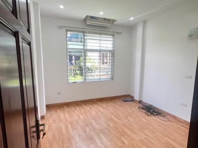 Bán Nhà Hoàng Liệt, DT40m2 x 5T, Giá Nhỉnh 9 tỷ, oto đỗ cổng, Ngõ thông
