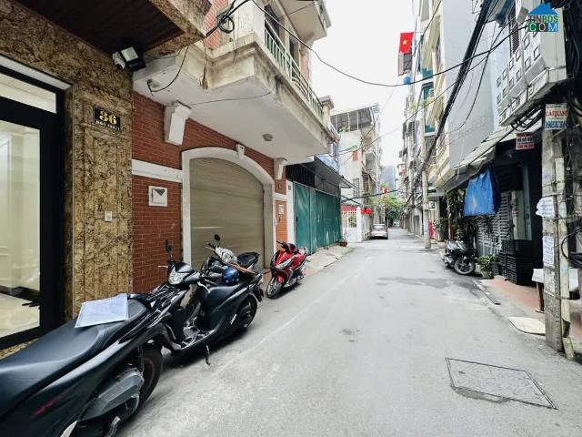 Bán Nhà Hoàng Quốc Việt Phân Lô Ô Tô Tránh Thang Máy Tặng Nội Thất 52 M 6T 25.5tỷ