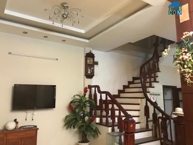 Bán nhà Hoàng Quốc Việt phân lô 99m2 x 5t kinh doanh, ô tô, sát phố 15,5 tỷ