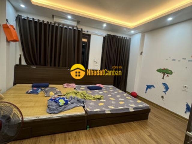 Bán nhà đại đồng 5 tầng dân xây phân lô ô tô tránh vào nhà hoàng mai