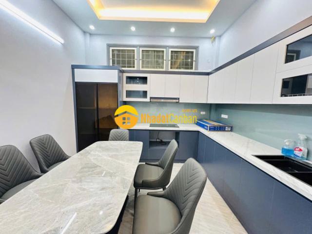 Bán nhà kđt đại kim hoàng mai, 5 tầng gara ô tô, phân lô bãi để xe rộng, kinh doanh