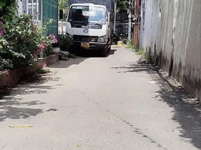 Bán nhà: Kế trường Đào Sơn Tây, phường Linh Xuân, TP Thủ Đức, Hẻm xe hơi, 50m2, chỉ 3.5 tỷ