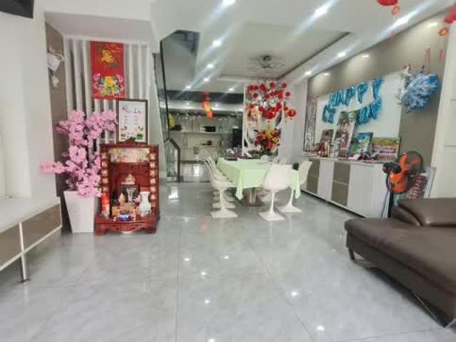 Bán nhà KDC Dương Hồng sát BX Quận 8, 10x20m x 4 tầng BTCT, hoàn công chuẩn đẹp, có tầng hầm Ô tô