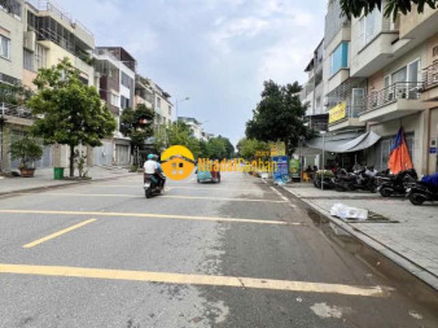 Bán nhà kdt văn phú hà đông 80m2x5t mt5m mặt phố kinh doanh đường 24m. Giá 20,5 tỷ