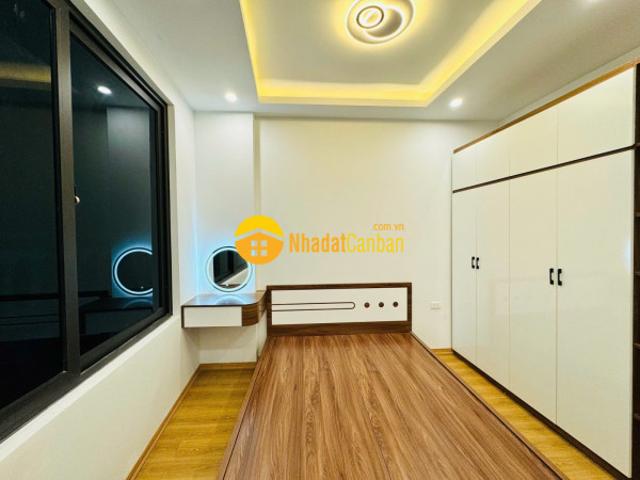 Bán nhà khương trung, thanh xuân, 3 thoáng, 6 tầng, 8 phòng ngủ, gần ngay phố